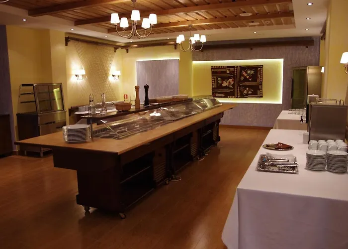 Карпатські Зорі SPAhotelГотель